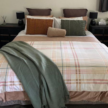 Glenie Cottage Bnb Guesthouse تيمارو المظهر الخارجي الصورة
