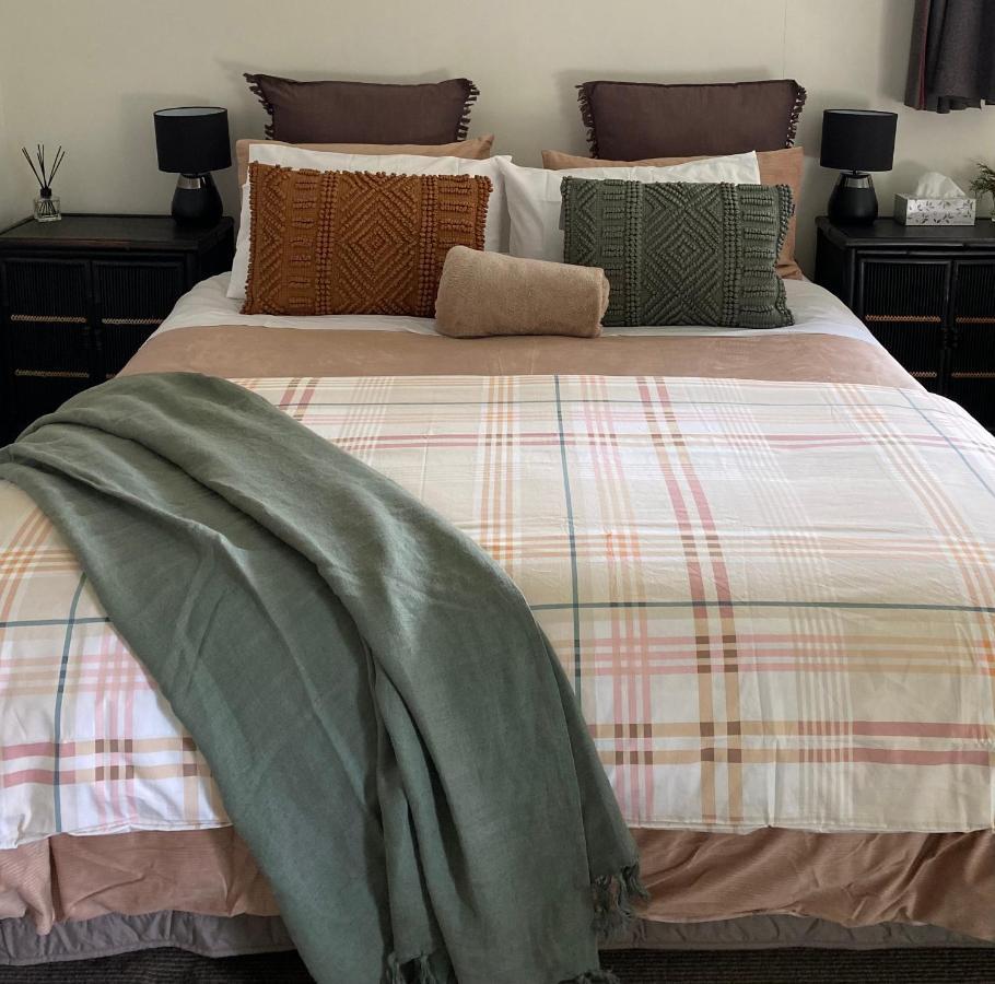 Glenie Cottage Bnb Guesthouse تيمارو المظهر الخارجي الصورة