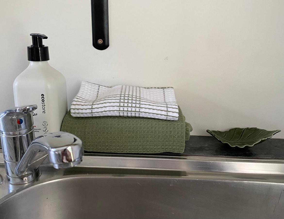 Glenie Cottage Bnb Guesthouse تيمارو المظهر الخارجي الصورة