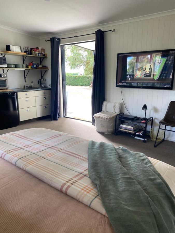 Glenie Cottage Bnb Guesthouse تيمارو المظهر الخارجي الصورة